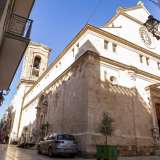 ...l� dove svetta imponente la Chiesa Matrice, consacrata a San Nicola di Bari. La struttura, sorta su un tempio pi� antico risalente al XIII secolo, � stata riedificata durante il Rinascimento